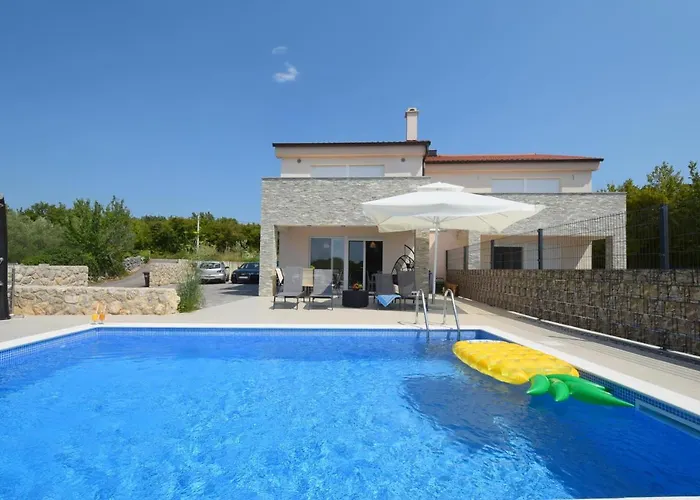 Sara Малинска