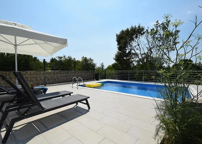 Sara Малинска